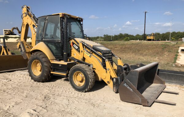 2015 CAT 420F IT  $52,000