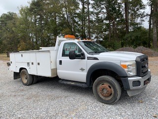 FORD F550 Service Truck $32,000