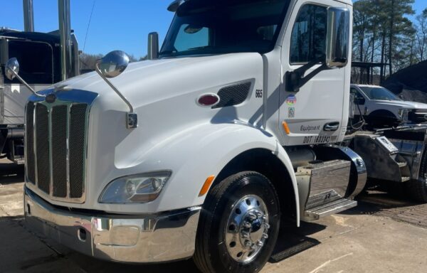2015 Peterbilt 579 $56,000.00