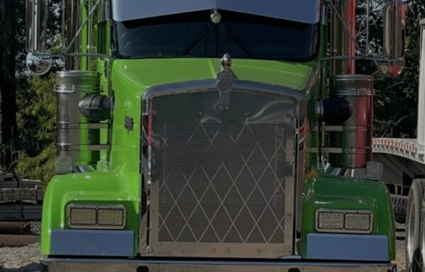 2003 Kenworth W900L $140,000.00